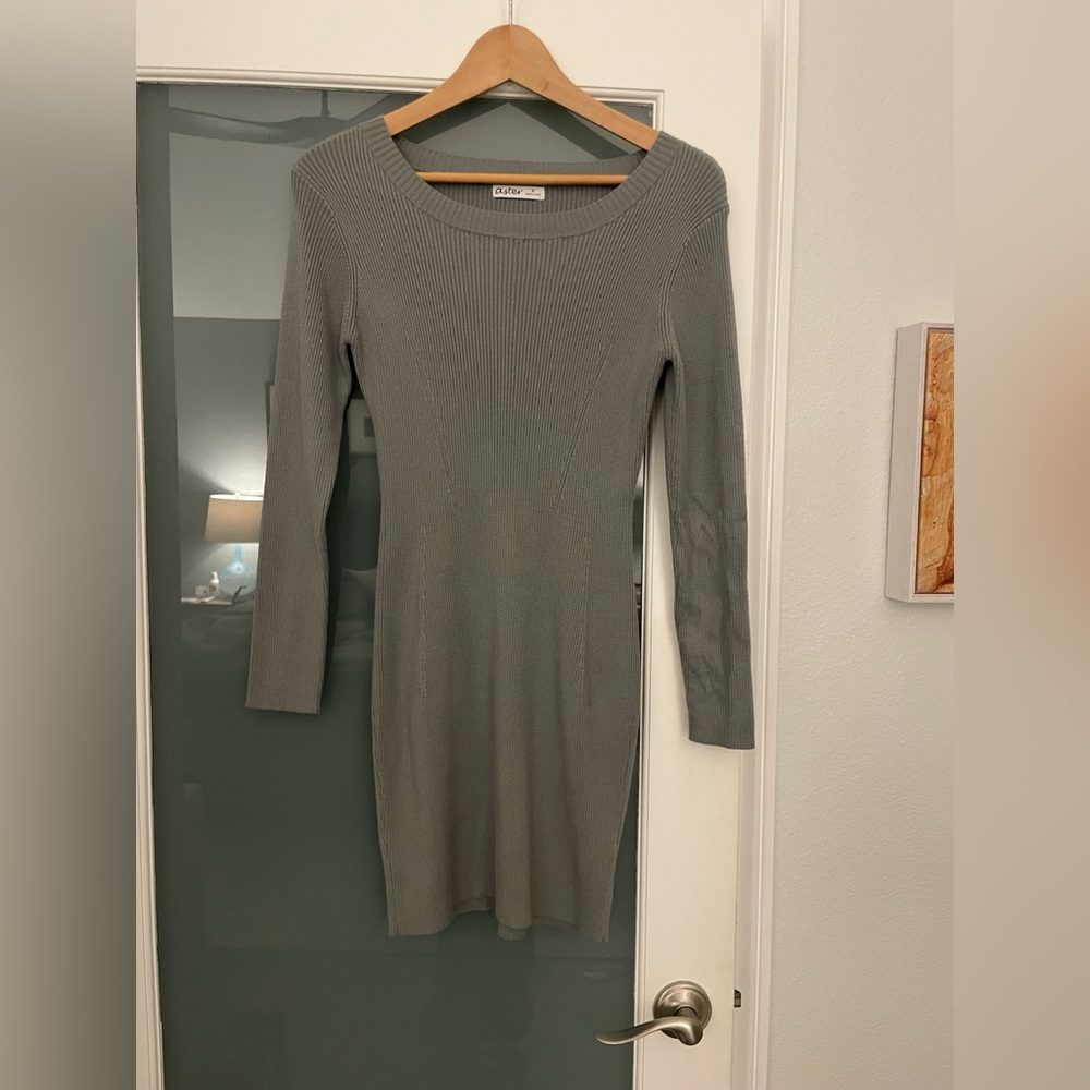 Aster Brand Grey Sweater Dress. Fitted Knee Length Size Med
